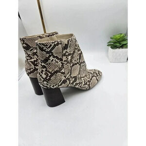 Bella Vita Wilma Women Block Heel Ankle Booties Taupe Snake Print Size 7.5